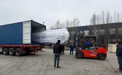 Направена по поръчка-машина за-заваряване с прави шевове за полски клиент бе ...